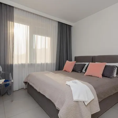 Zawiszy Wola By Renters *